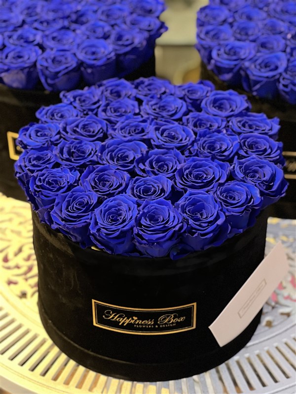 Mavi Solmayan Güller Siyah Kutu ile