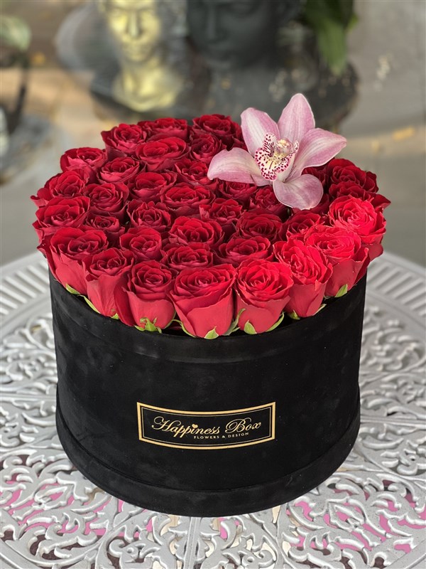 Kadife Lüks Kutuda Kırmızı İthal Güller
