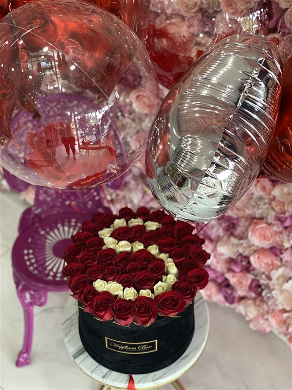 Lüks Kutuda Kırmızı Güller ve Seçtiğiniz Harf