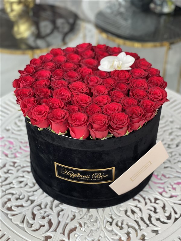 Siyah Mega Kutuda Kırmızı Lüks Güller