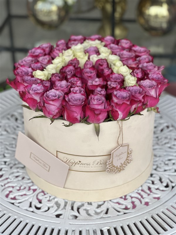 Bej Mega Kutuda Lila Güller ile Harf