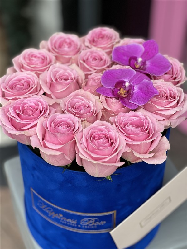 Mavi Orta Boy Kadife Silindir Kutuda Pembe İthal Güller