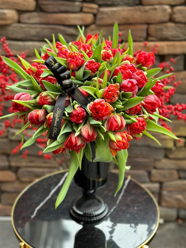 Deluxe Vazoda 50'li Kırmızı Laleler