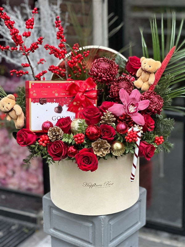 Santa Deluxe Yılbaşı Aranjmanı ve Godiva Çikolata