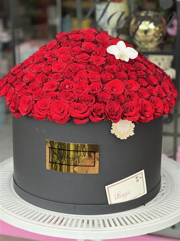 Grand Deluxe Dev Kutuda Kırmızı Güller