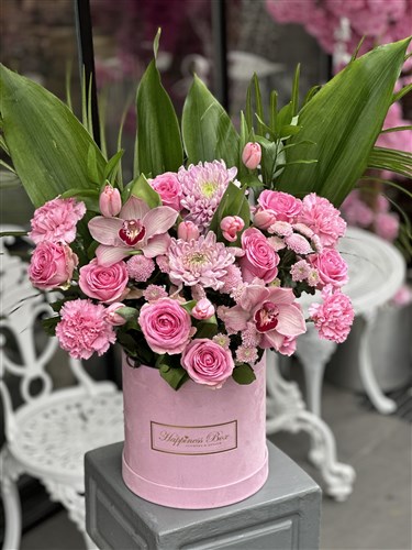 Pembe Deluxe Kutuda Pembe Güller ve Laleler