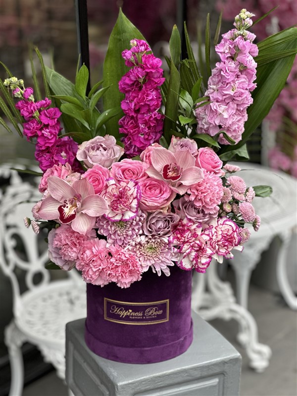 Mor Kadife Kutuda Pembe Tonlarında Aranjman