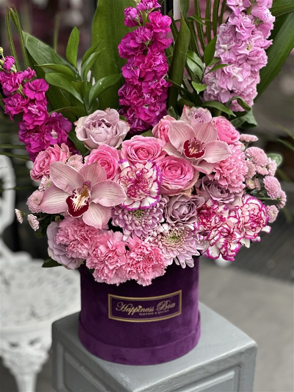 Mor Kadife Kutuda Pembe Tonlarında Aranjman