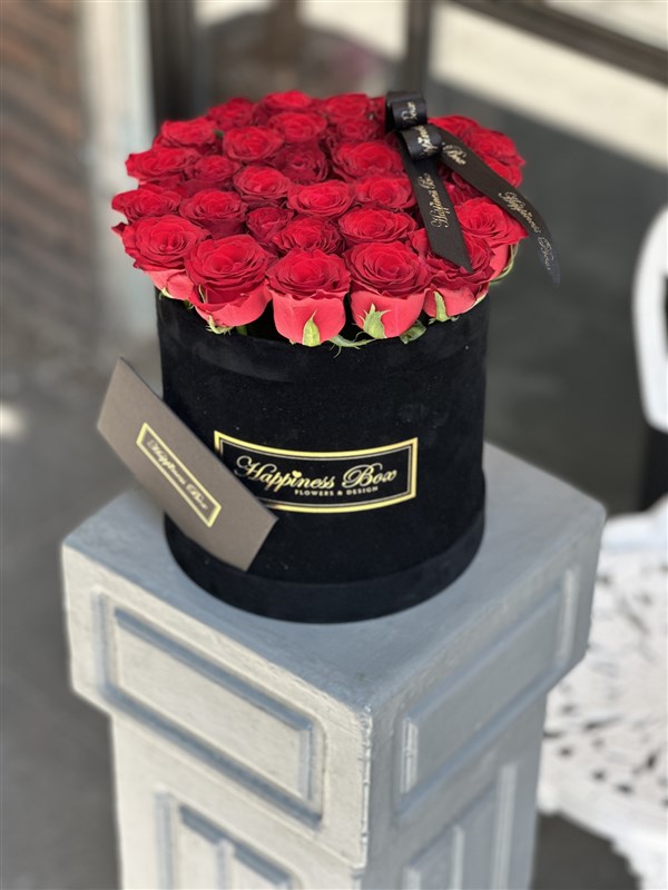 La Rosa Siyah Kadife Kutuda Kırmızı Güller