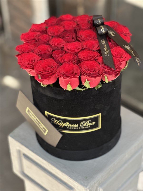 La Rosa Siyah Kadife Kutuda Kırmızı Güller