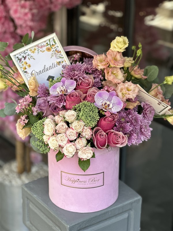Pembe Kadife Kutuda Mevsim Çiçekleri Özel Mesajlı Aranjman