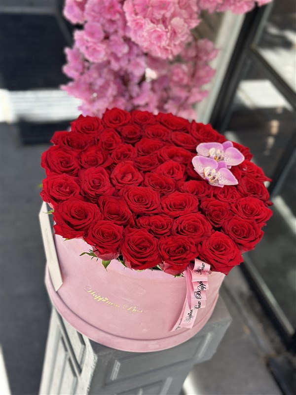 Pembe Kadife Mega Kutuda Kırmızı Güller