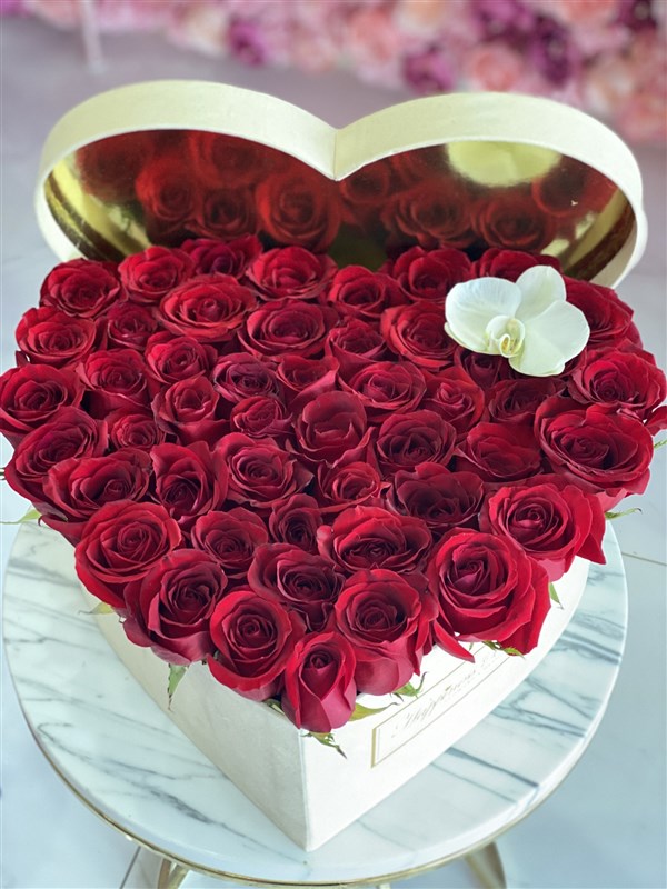 Sevgililer Günü Kutuda Kalpli Güller