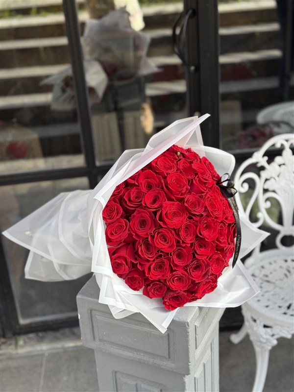 Elegance Kırmızı Gül Buketi