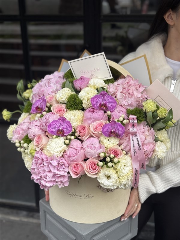 Pink and Peonies Box Flowers