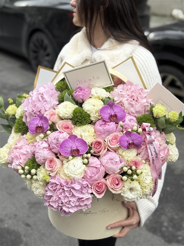 Pink and Peonies Box Flowers