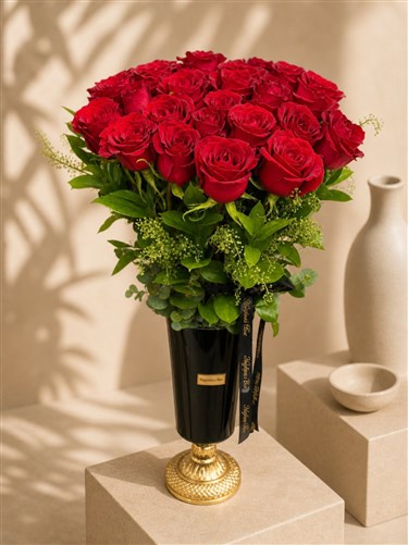 Romantic Premium Vazoda Kırmızı Güller