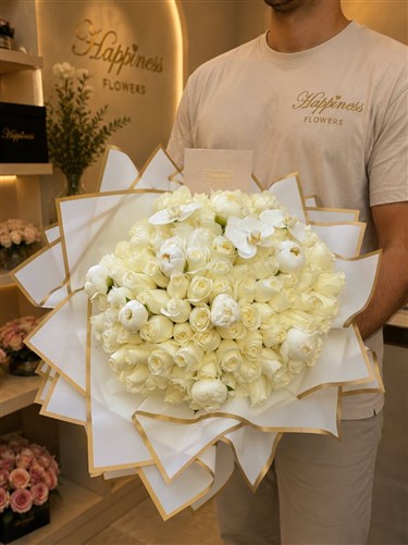Luxury 100 Beyaz Güller ve Şakayıklar