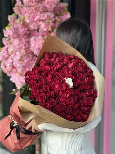 Dev Kırmızı Gül Buketi