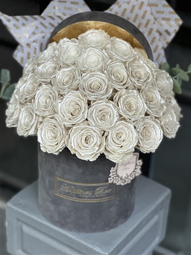 Serena Füme Kadife Kutuda Sedefli Beyaz Solmayan Güller