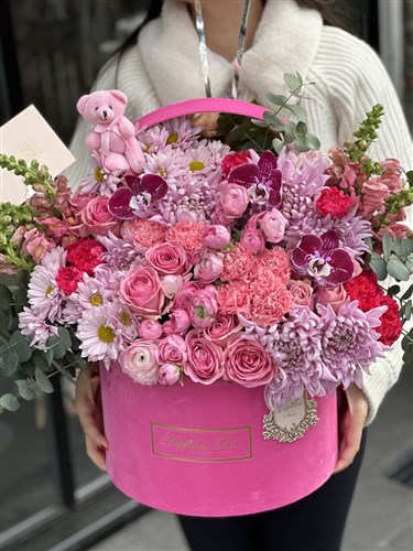 Fuşya Deluxe Kutuda Pembe Mevsim Çiçekleri
