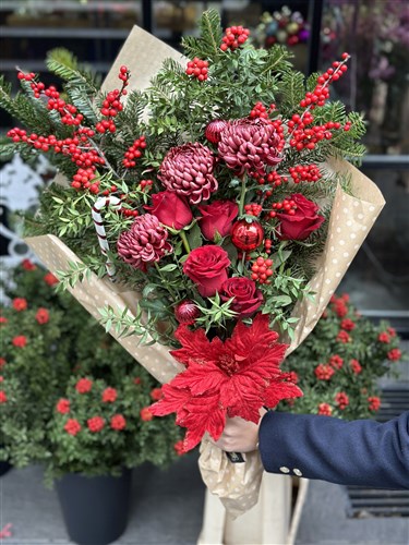 Kırmızı Yılbaşı Buketi