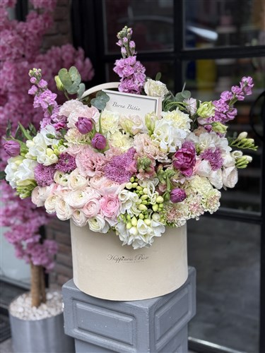 Krem Kadife Kutuda Deluxe Lila Beyaz Aranjman