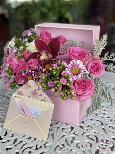 Pembe Kadife Kapaklı Kutuda Aranjman