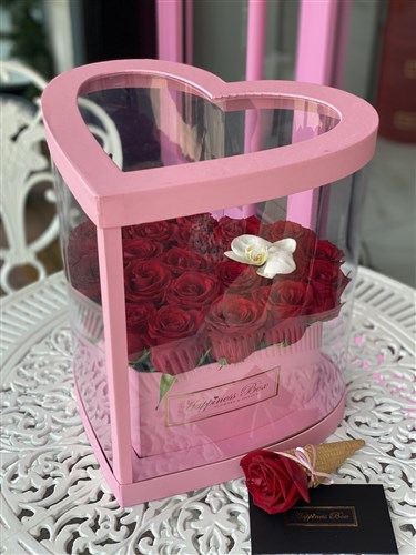 Pembe Kalp Asetat Kutuda Kırmızı Güller