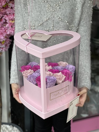 Pembe Kalpli Kutuda Renkli Solmayan Güller