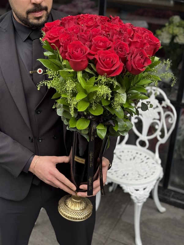 Romantic Premium Vazoda Kırmızı Güller