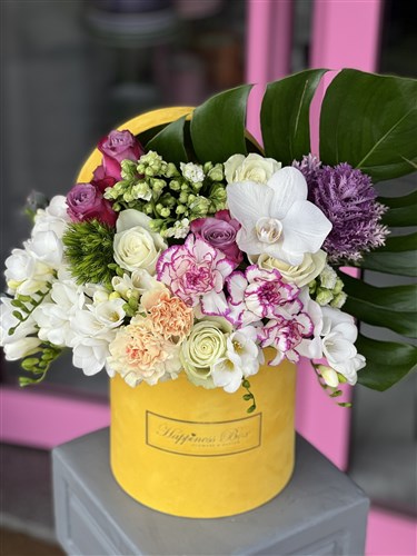 Sarı Kadife Kutuda Mor Aranjman