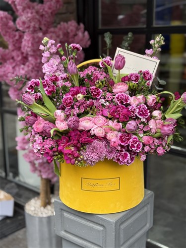 Sarı Kadife Kutuda Mor Deluxe Aranjman