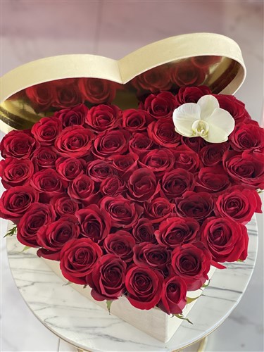 Sevgililer Günü Kutuda Kalpli Güller