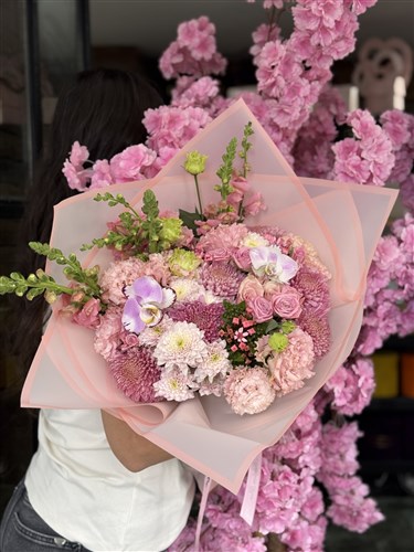 Sofia Pembe Deluxe Buket