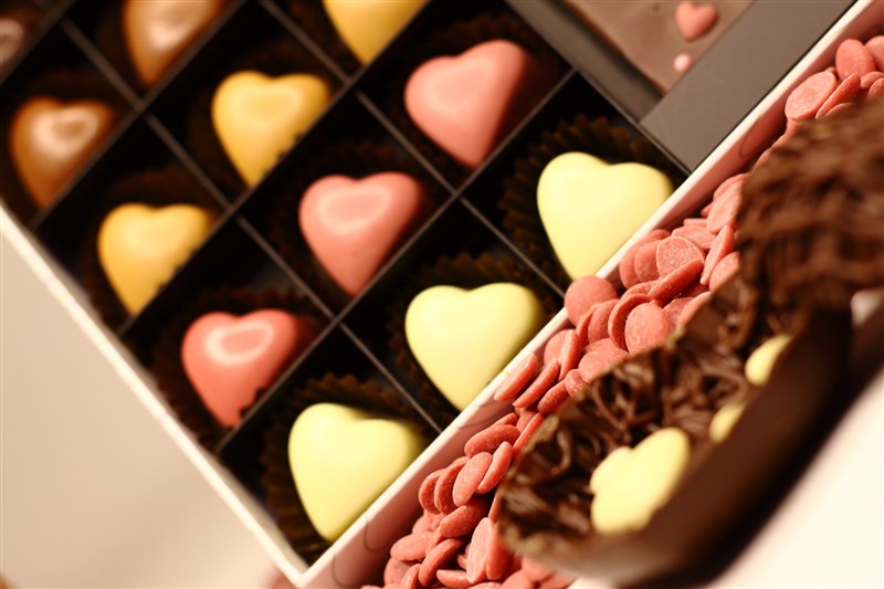 Taze Çikolata Neo Klasik Aşk