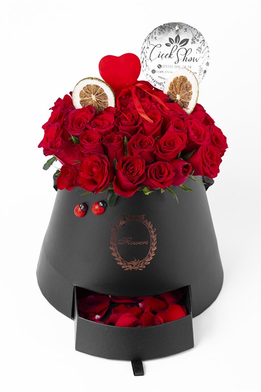 Black Box Roses Kırmızı Güller