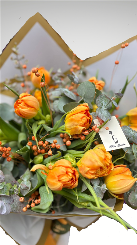 ORANGE TULİP BOUQUET