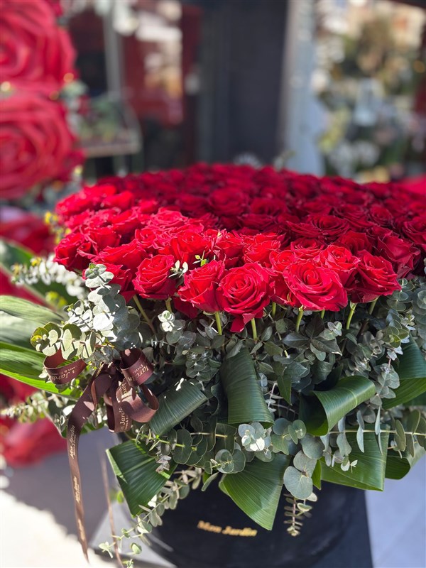 200 KIRMIZI GÜL KUTU