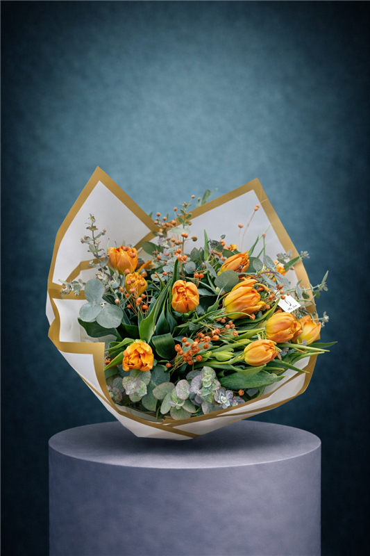 ORANGE TULİP BOUQUET