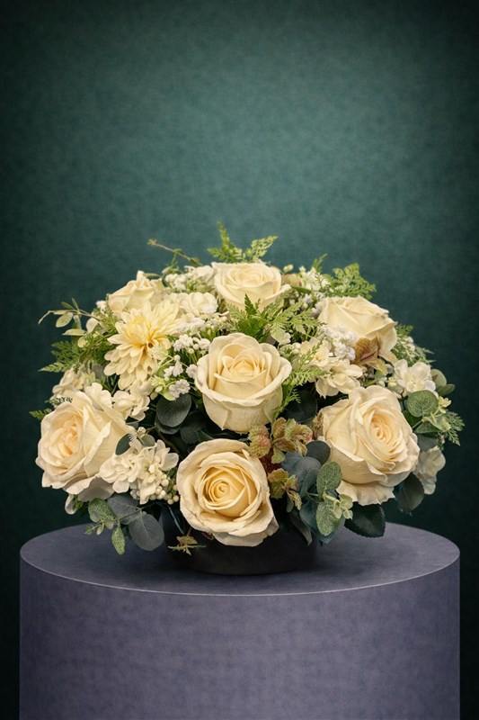 YAPAY KREM GÜL ARANJMANI