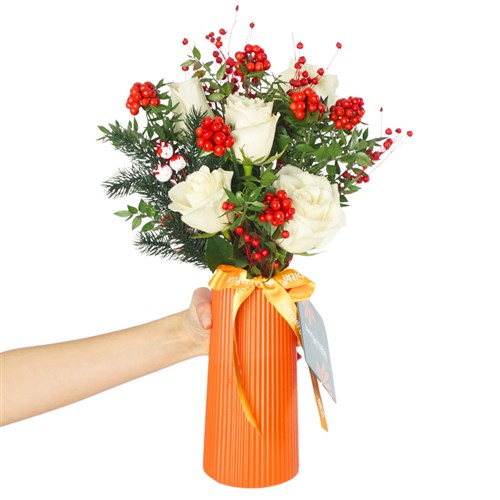 New Year’s White Bouquet (Vazolu Beyaz Güller ve Kokina Aranjmanı)