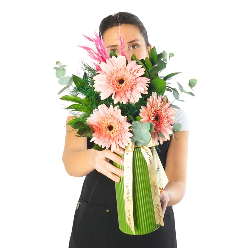 Pastel Gerberas (Pembe Gerbera Aranjmanı)