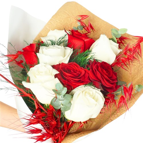 Romantic Duo (Kırmızı ve Beyaz Güller Buketi)