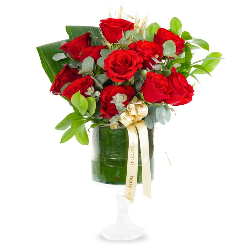 Royal (Arrangement of Red Roses in a Glass Vase)