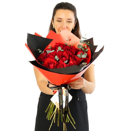 Queen Bloom (Kırmızı Güller Buketi)