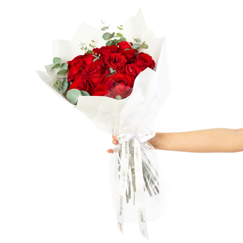 Pure Elegance Roses (15'li Kırmızı Güller Buketi)