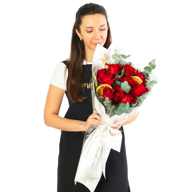 Ivory Rose Bouquet (Kırmızı Güller Buketi)