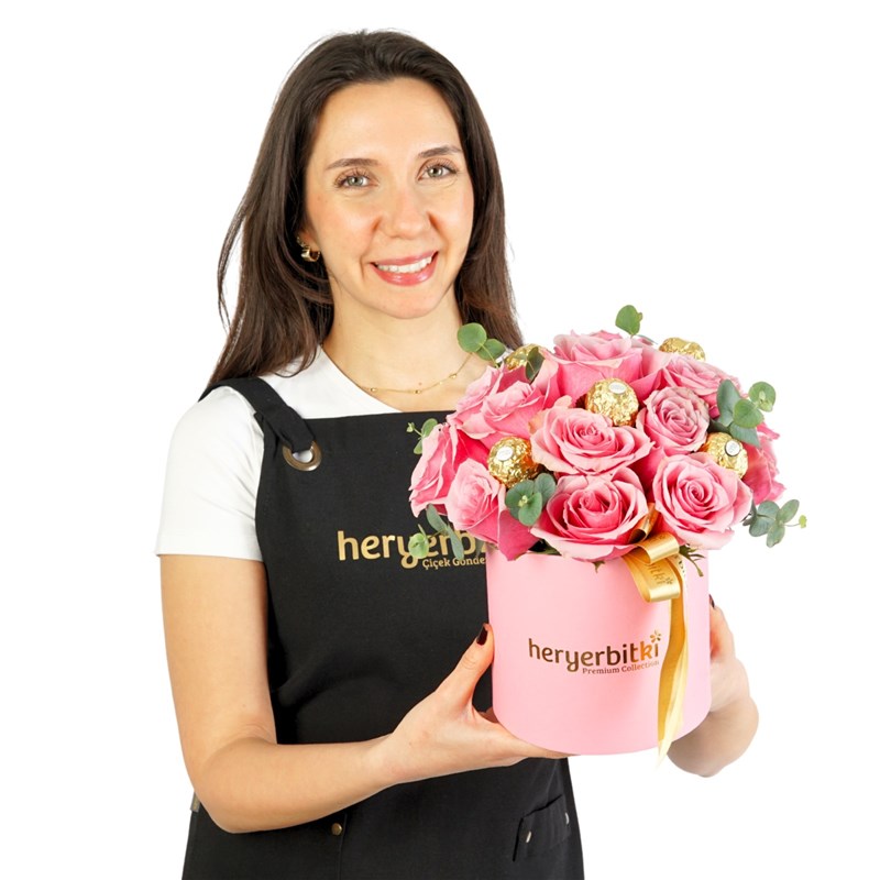 Pink Roses and Chocolate in a Pink Box (15 pieces)