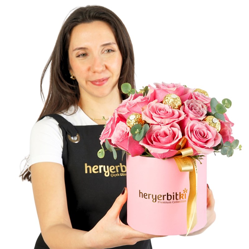 Pink Roses and Chocolate in a Pink Box (15 pieces)